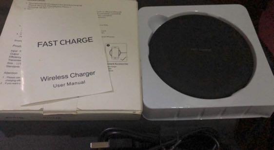 Well Maintained Black Wireless Fast charger (Category: Chargers & Cables) located in Manila. Submitted by guerzonm22526 (Listing ID 1144968938, Image 2). Description: Black Fast Wireless Fast Charged with USB cable for smartphones like phone 8, 8+, X, Samsung S8, S8+, S7, S7+, S7 edge, S6 edge+ and Note 5 Size : 125 * 125 * 22mm.