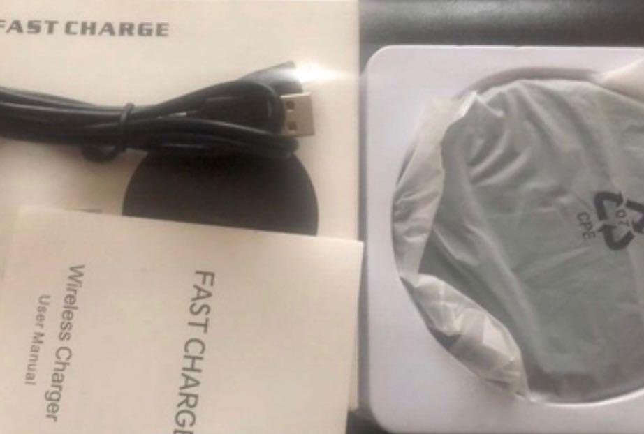 Well Maintained Black Wireless Fast charger (Category: Chargers & Cables) located in Manila. Submitted by guerzonm22526 (Listing ID 1144968938, Image 3). Description: Black Fast Wireless Fast Charged with USB cable for smartphones like phone 8, 8+, X, Samsung S8, S8+, S7, S7+, S7 edge, S6 edge+ and Note 5 Size : 125 * 125 * 22mm.
