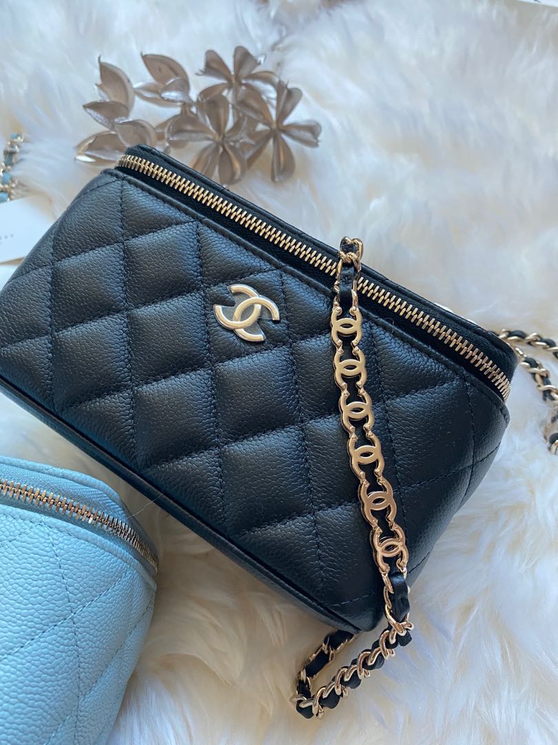 RESERVED) Chanel Medium Vanity Case 20C Lilac Purple LGHW #28, Luxury, Bags  & Wallets on Carousell
