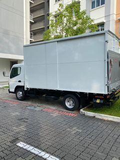 14 FT big lorry at your service - Affordable house moving services in Singapore/🏡 Home disposal/🏆Disposal services/🚚 Whole house moving/💯Relocation /Storage/🚚Commercial moving/🏡Home moving services/14 ft 🚛w/ tailgate Home moving 搬家/Piano moving