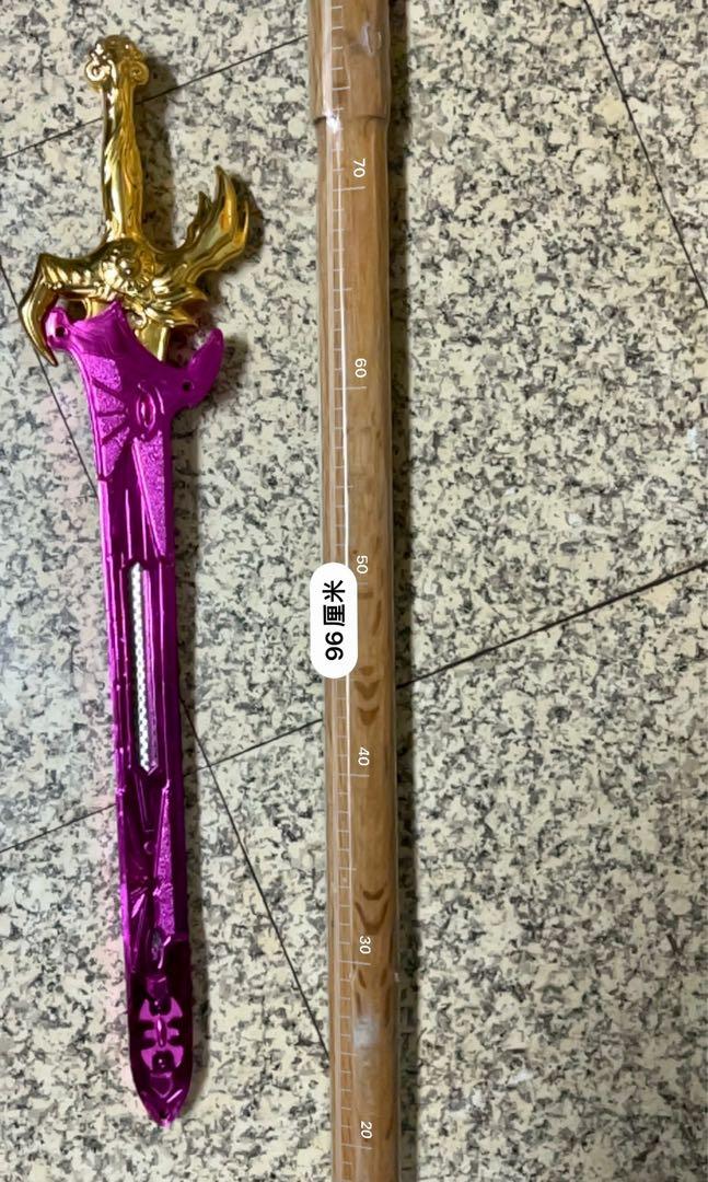 兩把cosplay 玩具武器銀雲木刀 還有包裝膠 角色膠劍 不是hg Mg Gundam 高達 只係模型公仔兵器武器配件 興趣及遊戲 玩具 遊戲類