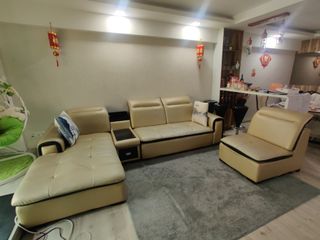(Category: ) located in . Submitted by J.FURNITURE (Listing ID 1145467740, Image 1). Description: .