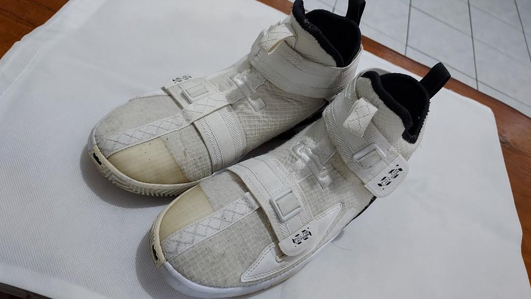 Lebron James Nike Shoes (Category: Sneakers) located in Quezon City. Submitted by mmstorres042181 (Listing ID 1145499952, Image 1). Description: Auhthentic Lebron James Shoes...