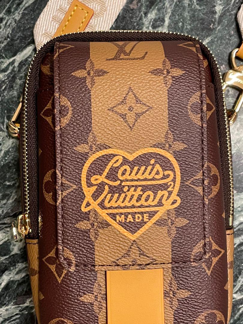 Louis Vuitton M81005 NIGO 手機包系列FLAP DOUBLE 手機包黃花尺寸： 11x18x8cm -  Replicas-Bags