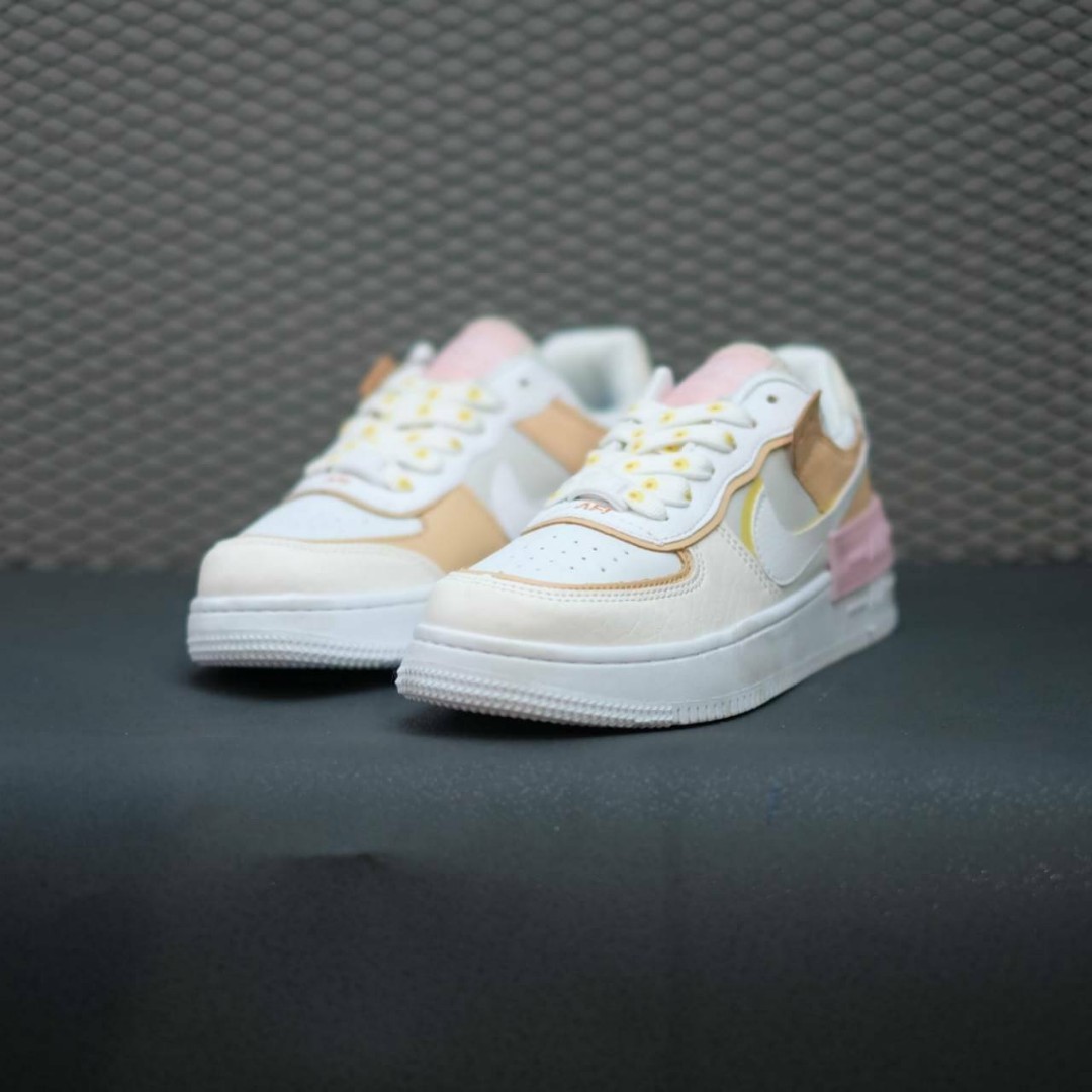 Nike Air Force 1 Shadow Aura Flowers, Fesyen Pria, Sepatu , Sneakers di  Carousell