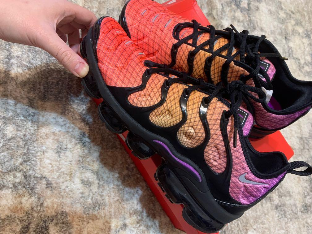 NIKE AIR VAPORMAX PLUS