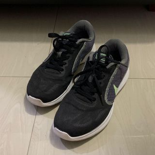 Nike Revolution 3 in Mint women Fesyen Wanita Sepatu di Carousell