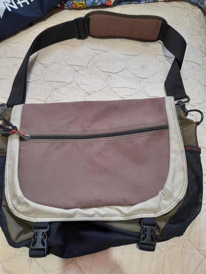 Old navy messenger bag Men s Fashion Bags Sling Bags on Carousell