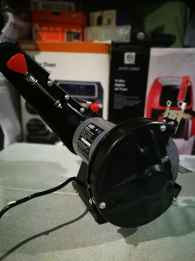 Ozito bench grinder and belt sander, Commercial & Industrial