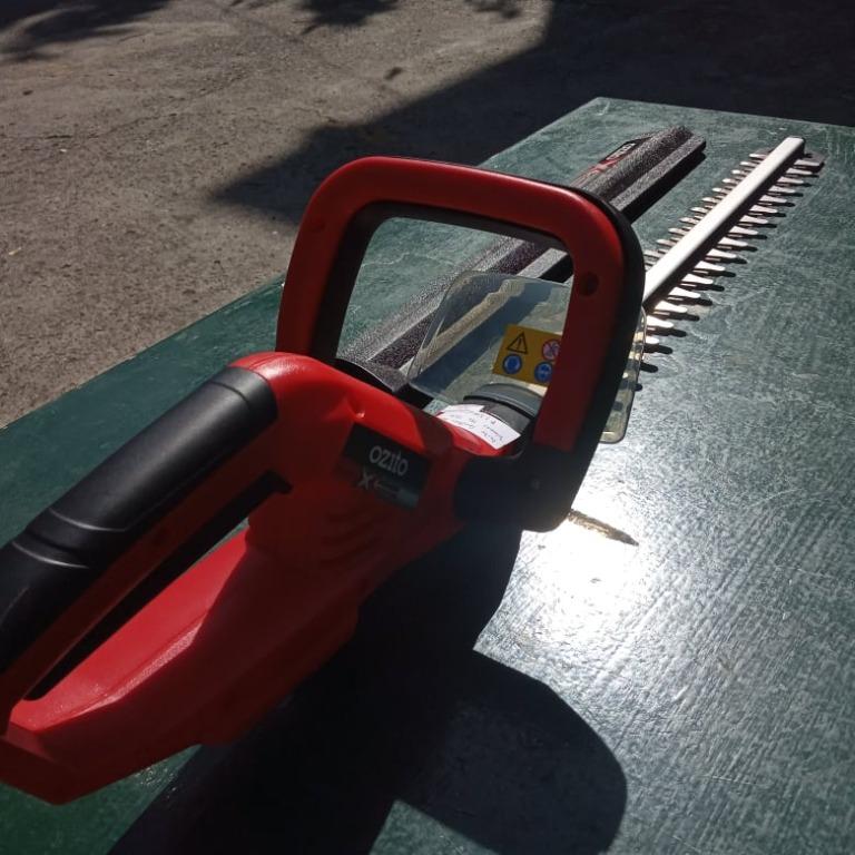 OZITO CORDLESS HEDGE TRIMMER 18V SKIN, Commercial & Industrial