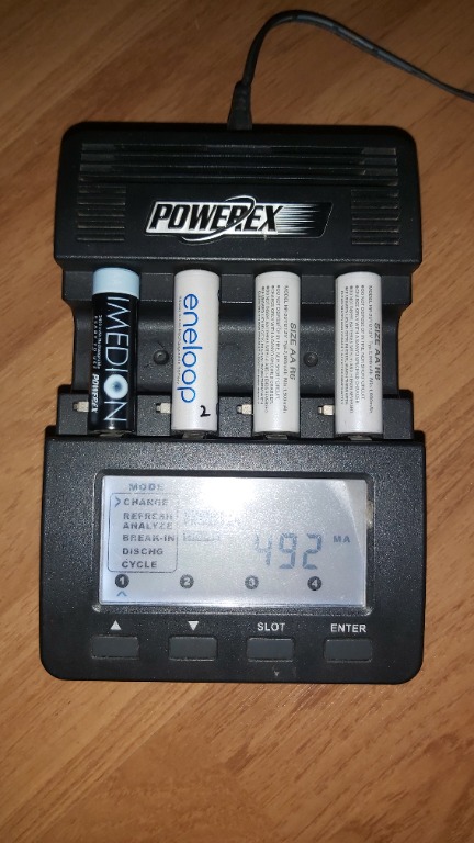 POWEREX AA AAA MH-C9000充電器，可救電, 攝影器材, 攝影配件, 電池及