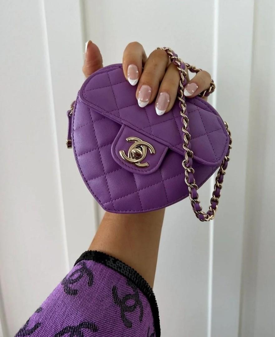 CHANEL 22S NWB PURPLE VIOLET QUILTED HEART NECKLACE CROSSBODY BAG RUNWAY  PIECE