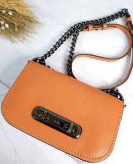 Tas Coach Swagger Crossbody second bekas