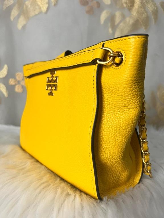 tory burch mini britten (Category: Luxury Bags & Wallets) located in Pasig City. Submitted by triplealuxury (Listing ID 1145423464, Image 3). Description: Tory Burch Mini Britten Bag Php.12,000 ✅Layaway Plan available ✅Brand New ✅Actual Photo 🏍FREE SHIPPING NATIONWIDE 🏍 On Hand and ready to ship Dimension by inches:(start count at 1 inch not 0) L-9.5 W-4.5 H-8.5 inclusions: local dustbag paepr bag gift receipt ❓How to Order❓ ➖ DM or Message us 