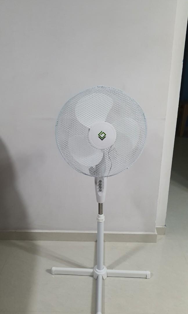16 inch 3 speed manual stand fan, Furniture & Home Living, Lighting
