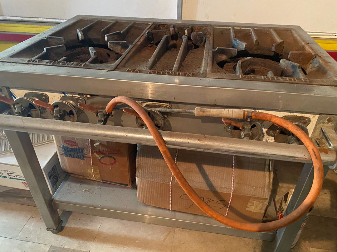 3burner commercial grade gas stove, Commercial & Industrial