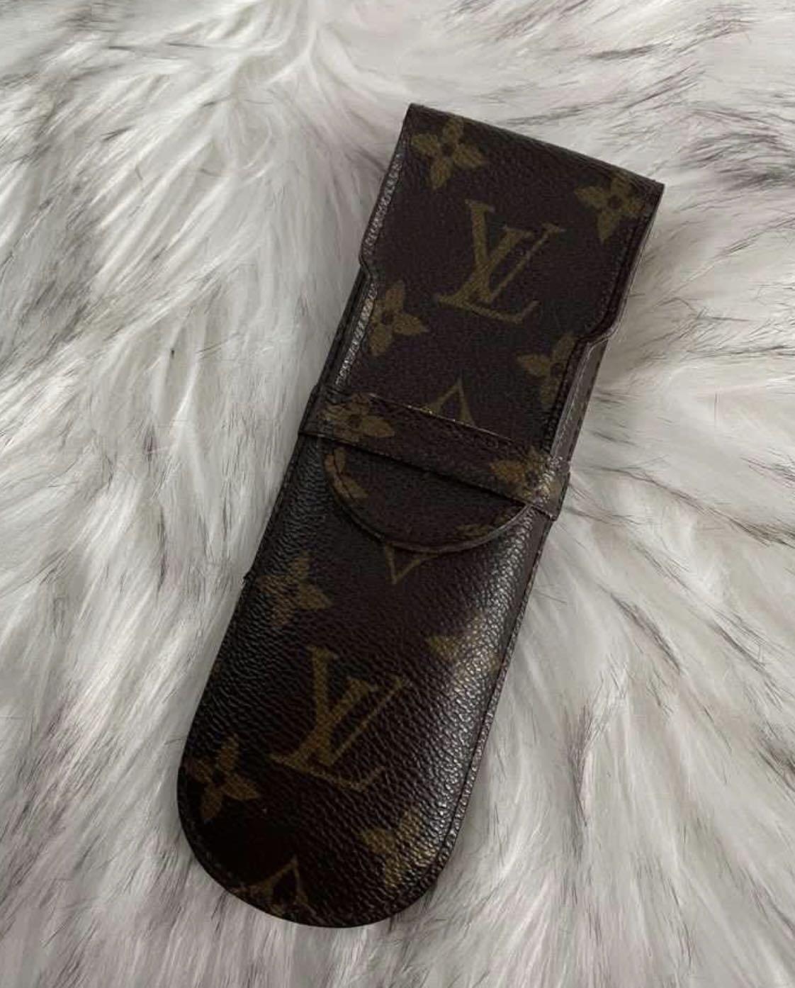 💖 💯 Authentic Vintage Louis Vuitton LV Classic Brown Monogram Etui Stylo Pen Holder Small Wallet Small Key Case Airpods Case Card Case 💖, Men's Fashion, & Accessories, Wallets & Card