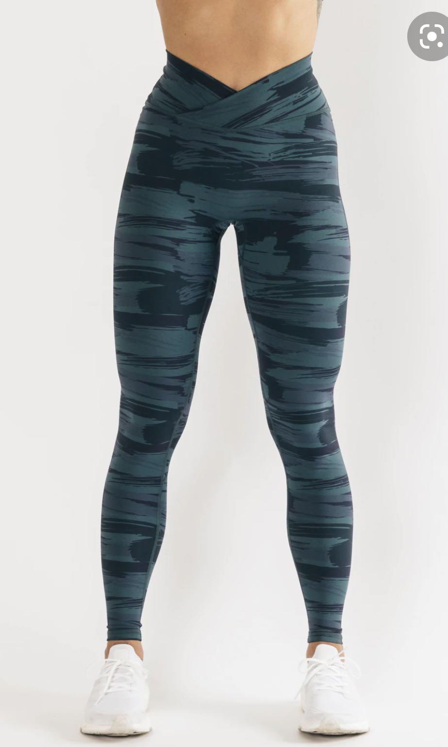 Alphalete Surface Power Leggings Navy Camo, Women's Fashion, Activewear