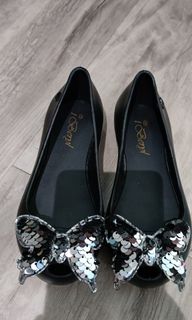 (Category: ) located in . Submitted by daaiyahcloset (Listing ID 1145709938, Image 1). Description: .