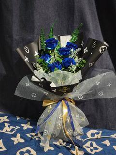 Blue rose boquet