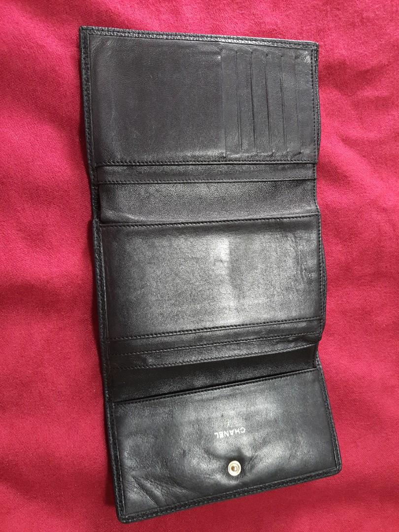 Channel caviar wallet (Category: Luxury Bags & Wallets) located in Quezon City. Submitted by myprelovedfindsph (Listing ID 1145606910, Image 3). Description: .