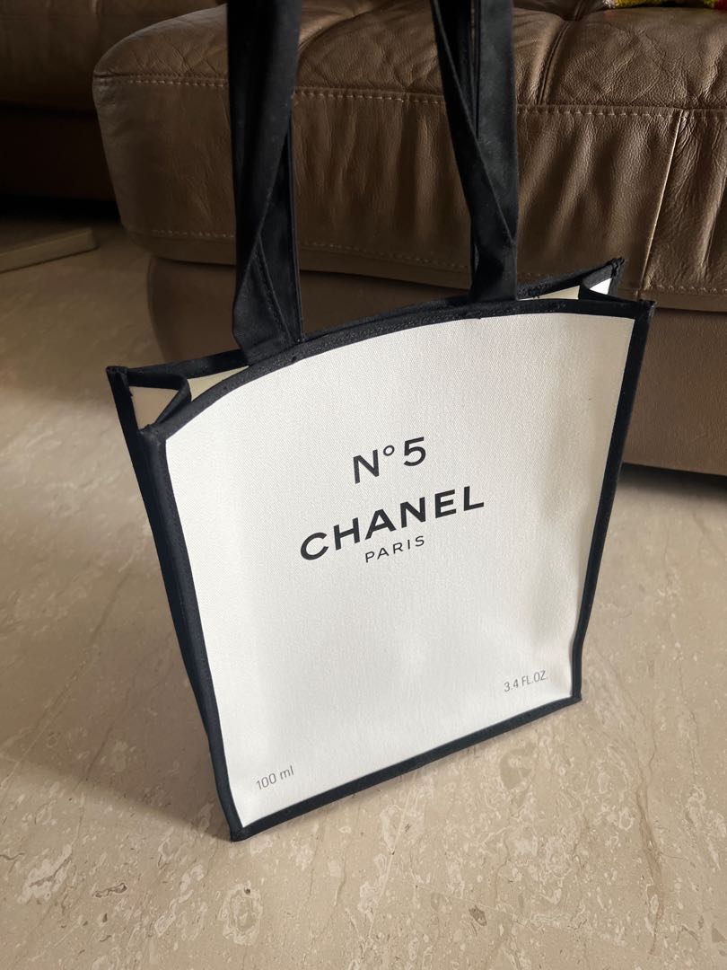 CHANEL No.5 Tote Bag, Women's Fashion, Bags & Wallets, Tote Bags on  Carousell