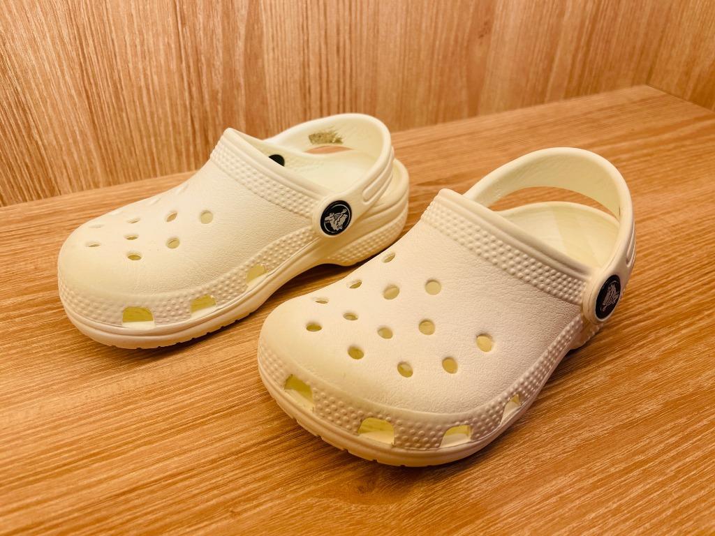 White crocs online kids size 4