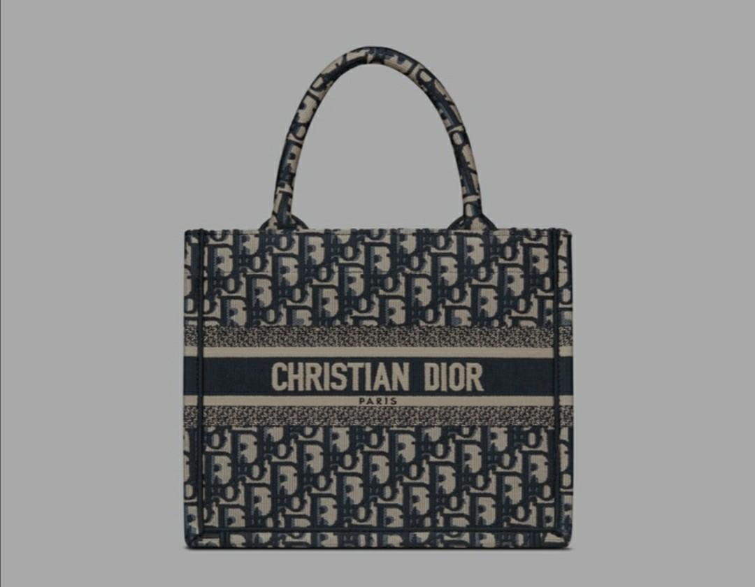 Dior tote on sale book price