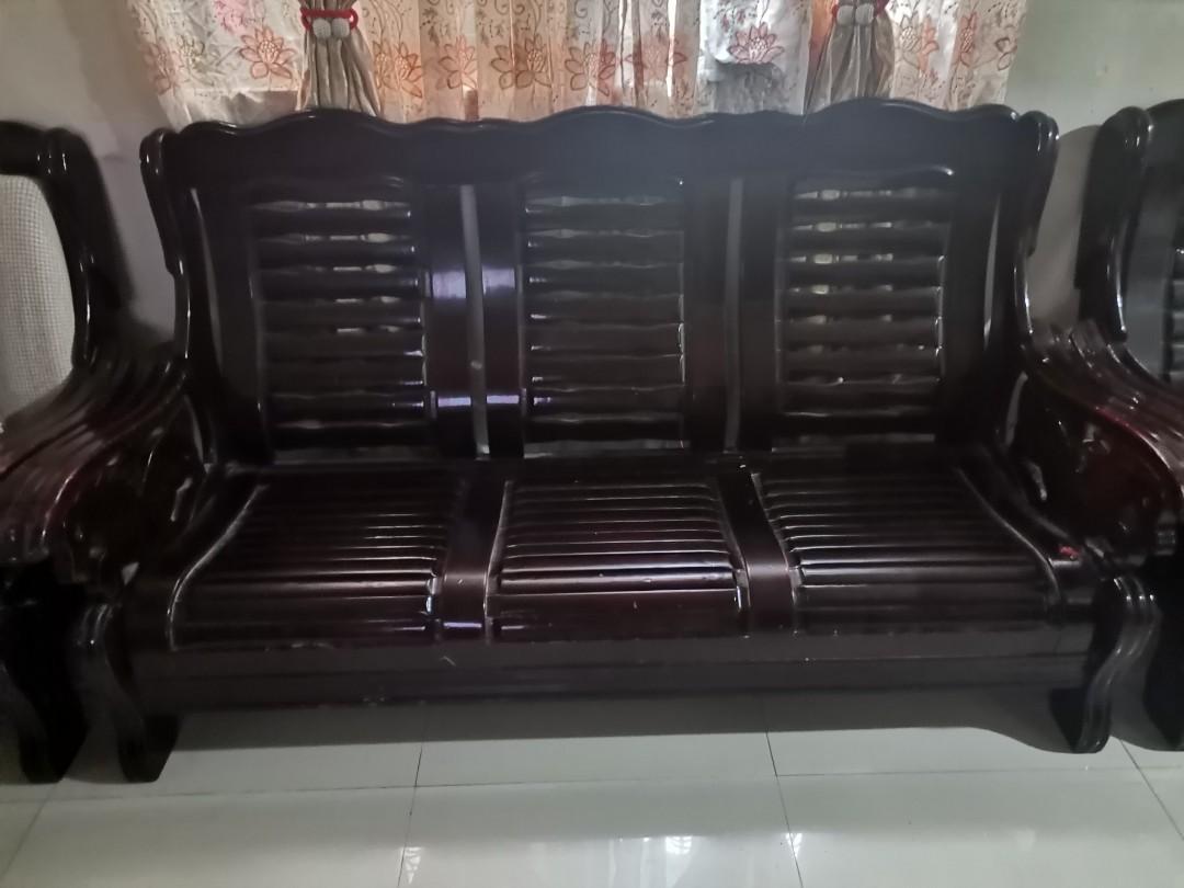 For Sale 2nd hand Malaysian wood horse desiign sala set, Furniture