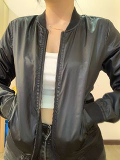 (Category: ) located in . Submitted by Jenna_preloved (Listing ID 1145712179, Image 1). Description: .