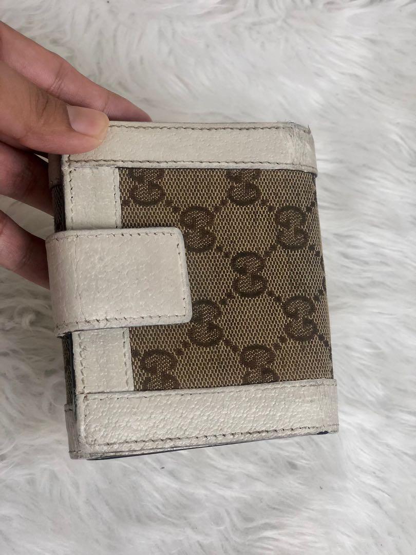 GUCCI (original) Small Wallet (Category: Luxury Bags & Wallets) located in Tabuk. Submitted by meksieclosetph (Listing ID 1145750364, Image 3). Description: •Guarnteed Authentic •COD:COP •signs of use.