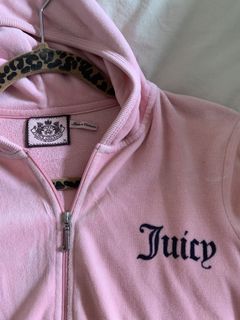 (Category: ) located in . Submitted by mars.closet (Listing ID 1145750794, Image 1). Description: .