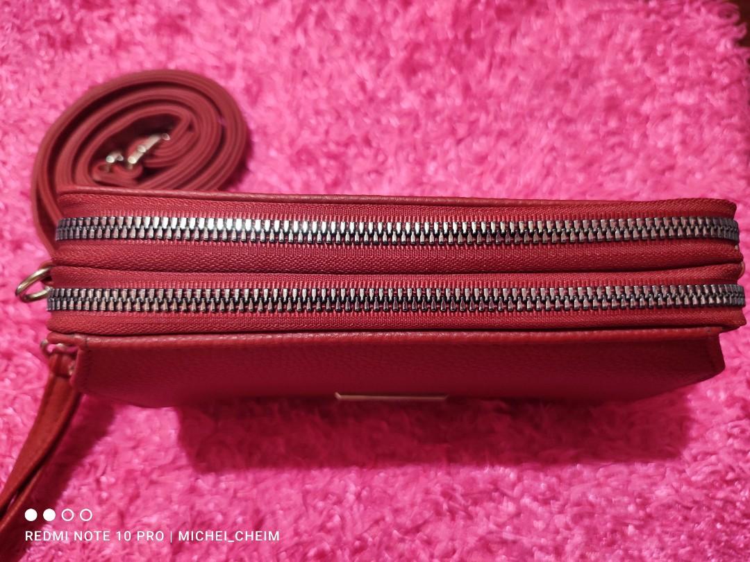 Kenneth cole reaction convertible wallet bag (Category: Luxury Bags & Wallets) located in Antipolo. Submitted by micheicheim (Listing ID 1145657739, Image 2). Description: KC GIGI CONVERTIBLE SLING WALLET BAG 👉WRISLET 👉SLING BAG COLOR MAY VARY.