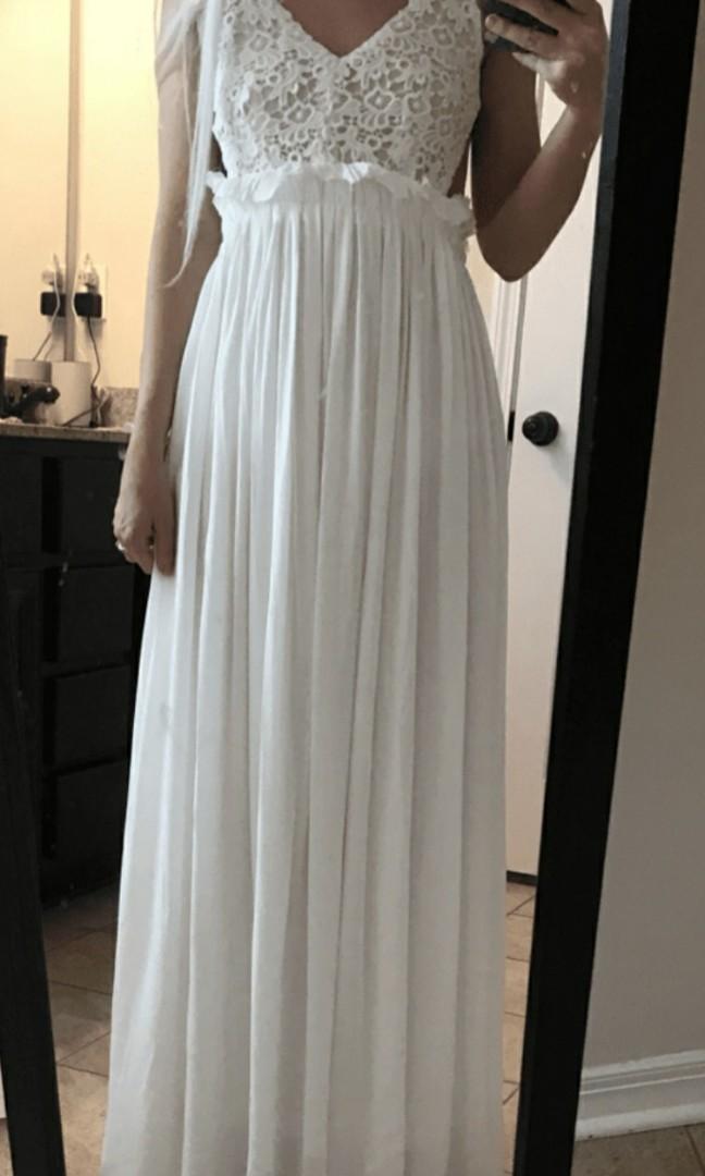 Lace overlay backless top pleated maxi dress
