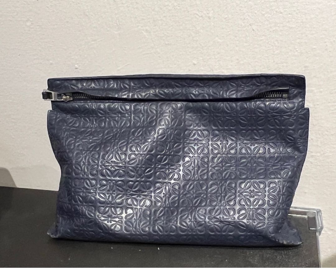 Loewe t sales pouch repeat