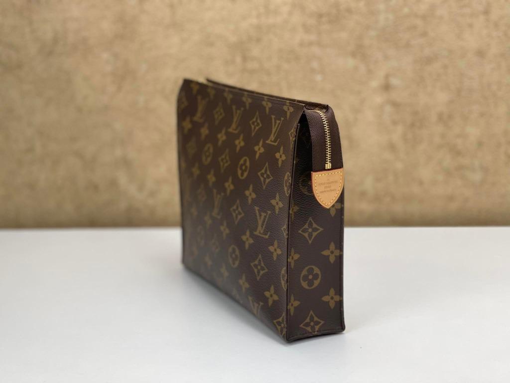 LOUIS VUITTON M47542 TOILETRY POUCH 26 Luxury Bags Wallets on