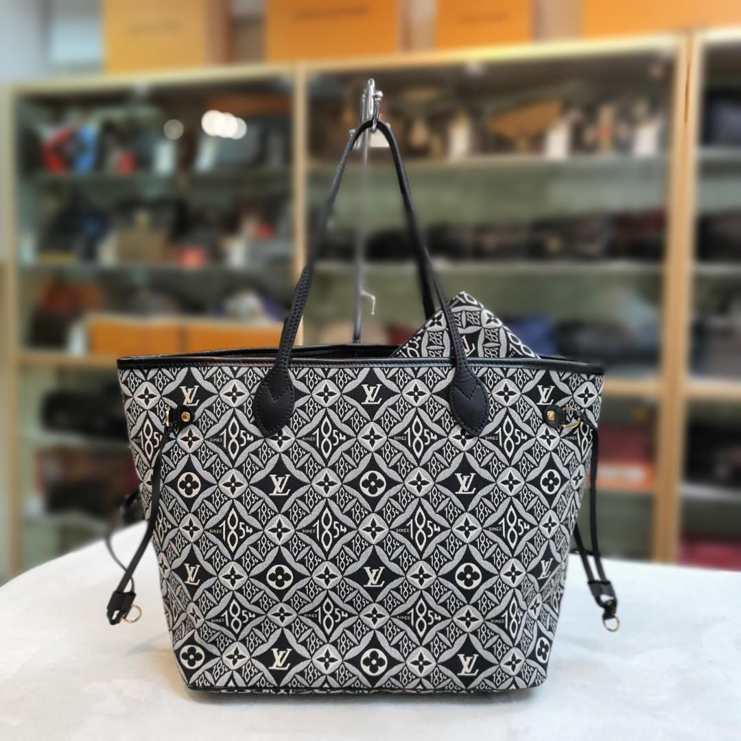 Louis Vuitton Grey Monogram Since 1854 Jacquard Neverfull MM With Pouchette  Silver Tone Hardware Available For Immediate Sale At Sotheby's