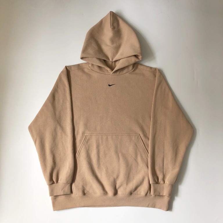 Nike centre logo best sale hoodie