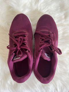 maroon nikes womens