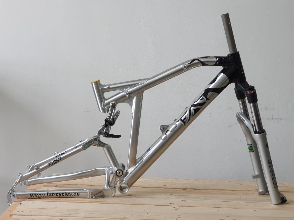 26 new arrivals downhill fork