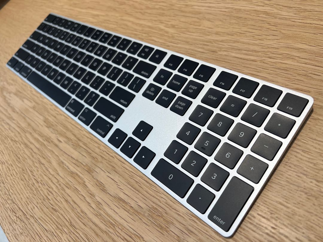 RARE Apple Mac Pro Keyboard in Silver and Black with Numeric Keypad ...