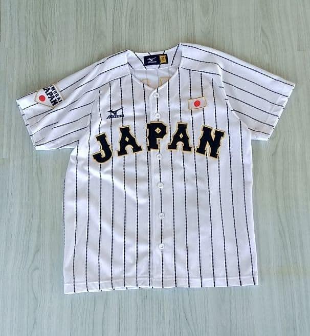 Mizuno on sale baseball apparel