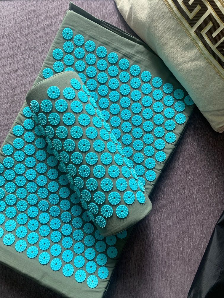 Shakti Mat Muscle Release Acupressure, Sports Equipment, Exercise & Fitness, Toning & Stretching