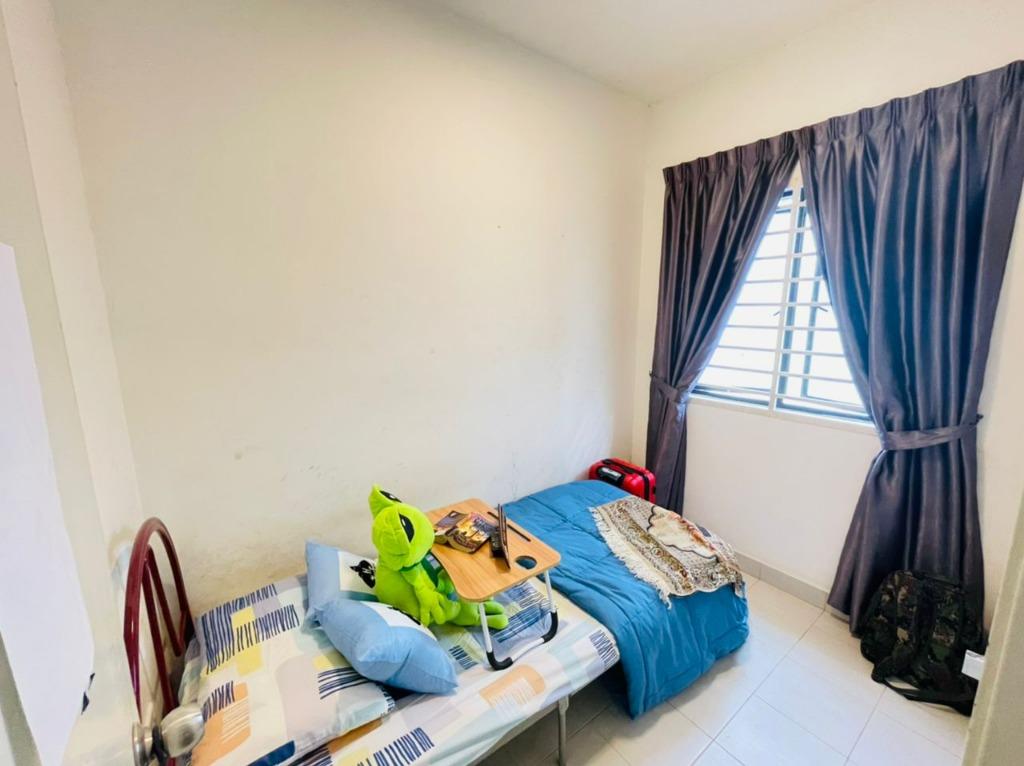 Single Room At Kajang Selangor Bilik Sewa Kajang Hentian Bas Reko Mutiara Bdr Baru Bangi Alam Sari Gmi Ukm Bangi Square Sony Bangi Gateway Property Rentals On Carousell