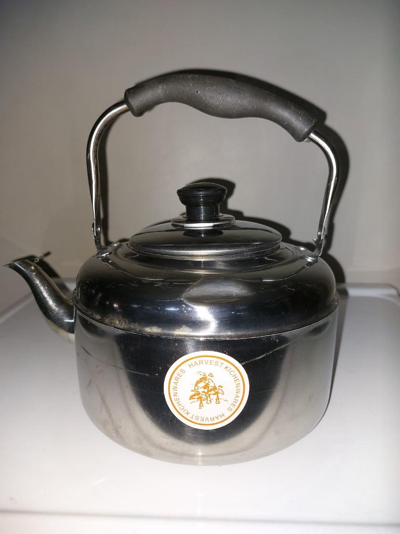 Stainless kettle 3.5 li with flaws (Category: Cookware & Accessories) located in Quezon City. Submitted by cynlchan (Listing ID 1145595159, Image 1). Description: Selling cheap this whistling kettle with a small dent on the body.