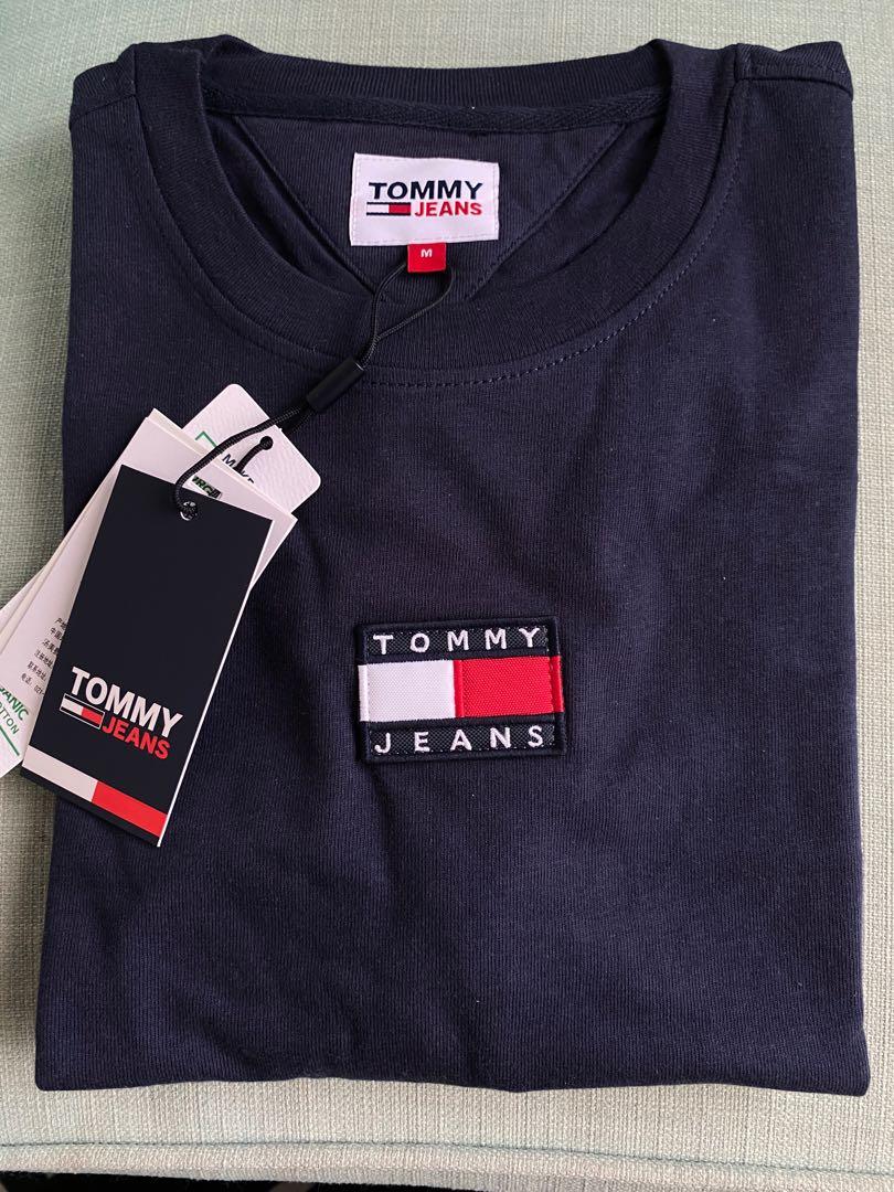 TOMMY JEANS BADGE TEE