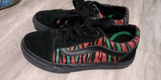 (Category: ) located in . Submitted by daaiyahcloset (Listing ID 1145709033, Image 1). Description: .