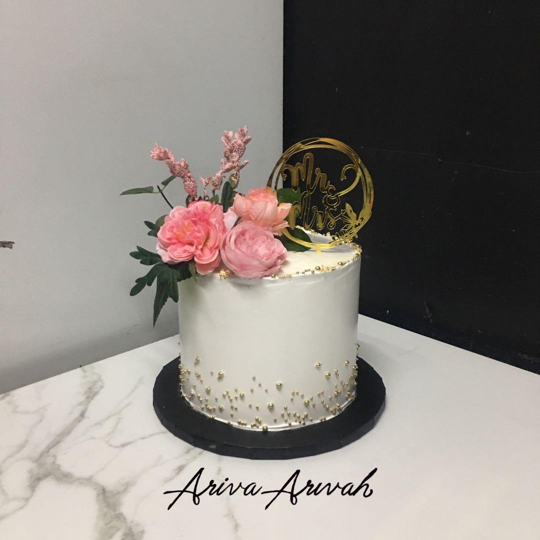 A simple, yet elegant cake I made over the long weekend. : r/Baking