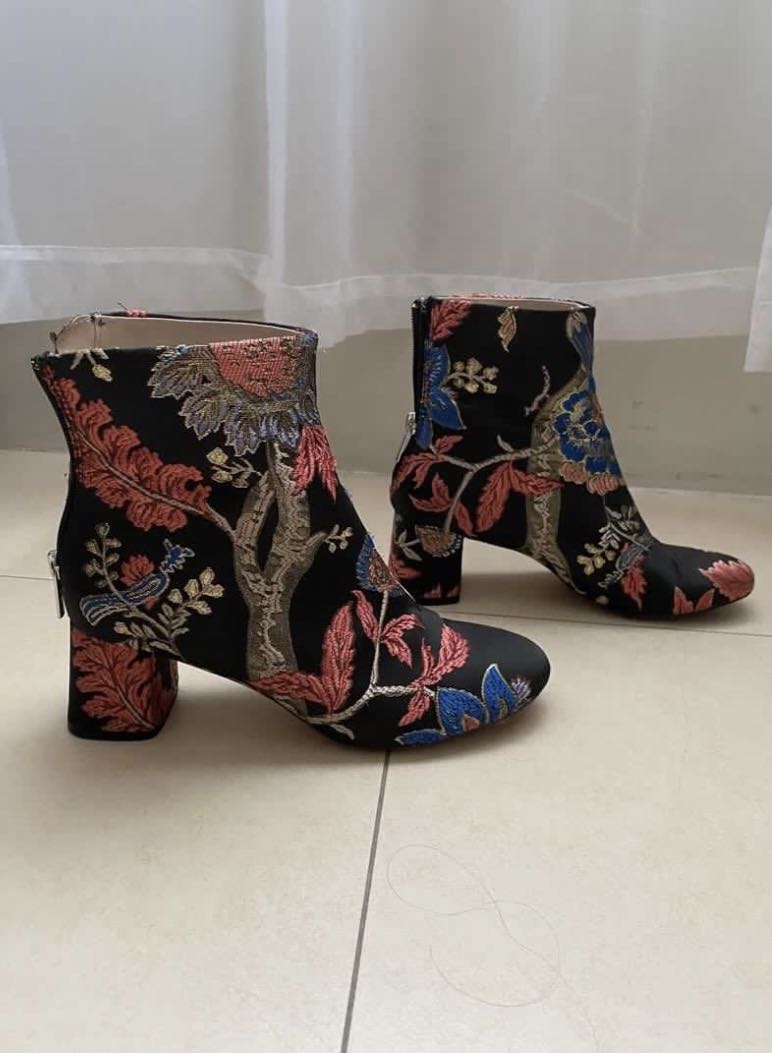 Zara embroidered boots top