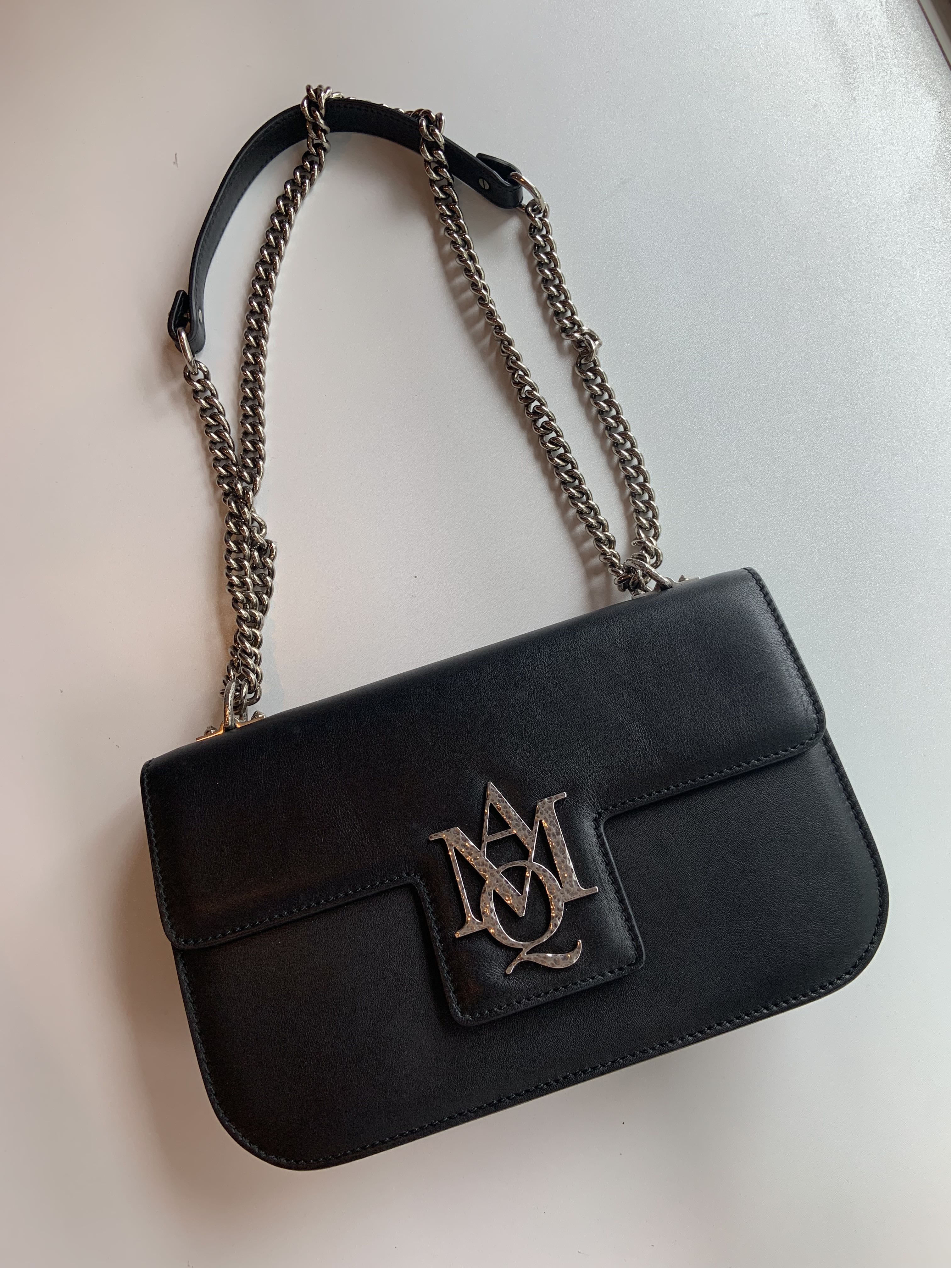 Amq bag shop